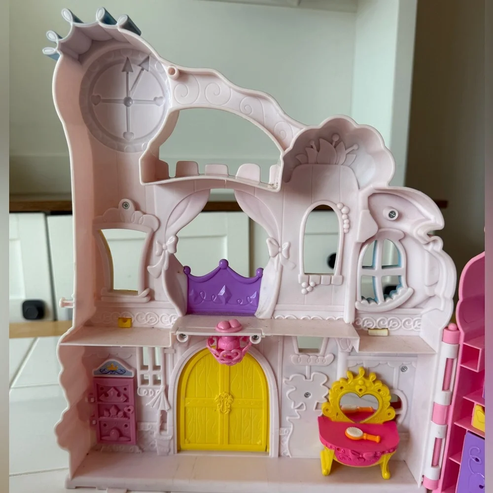 Disney Princess Playset Little Kingdom Play 'n Carry Castle by Hasbro 2016 - Picture 8 of 13